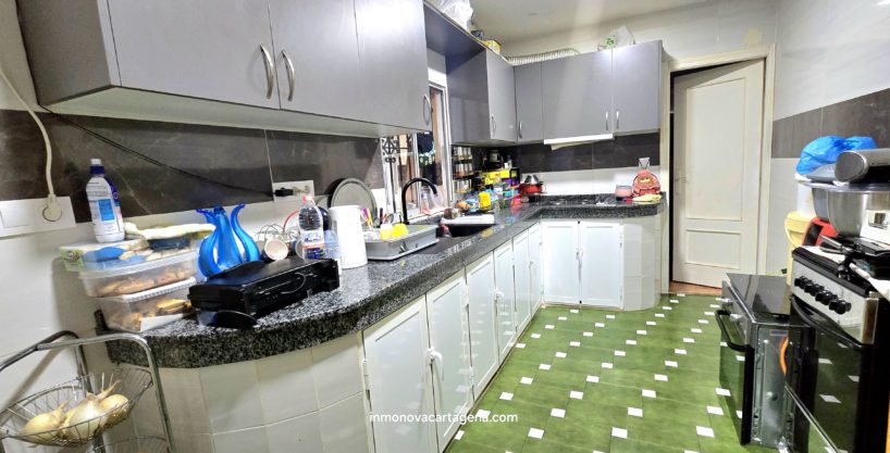 Venta de Piso Bajo en LOS DOLORES