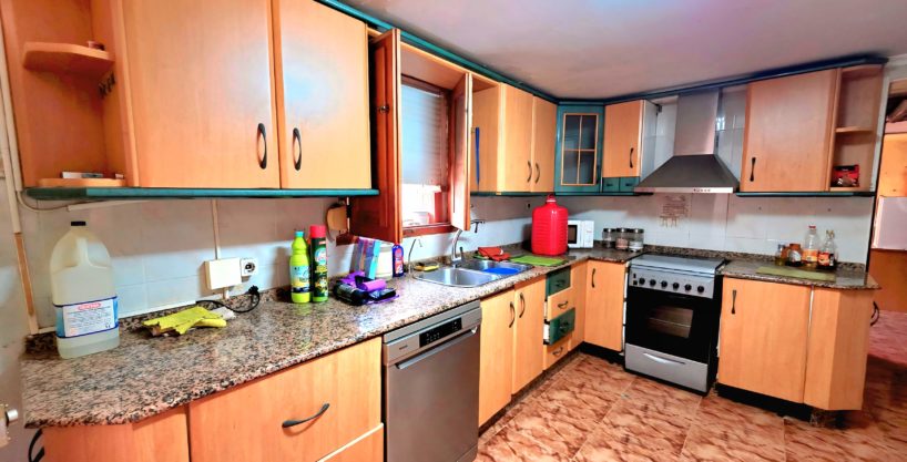 🏡 Venta de Planta Baja en Roche | Casa con Parcela y Terraza para Reformar