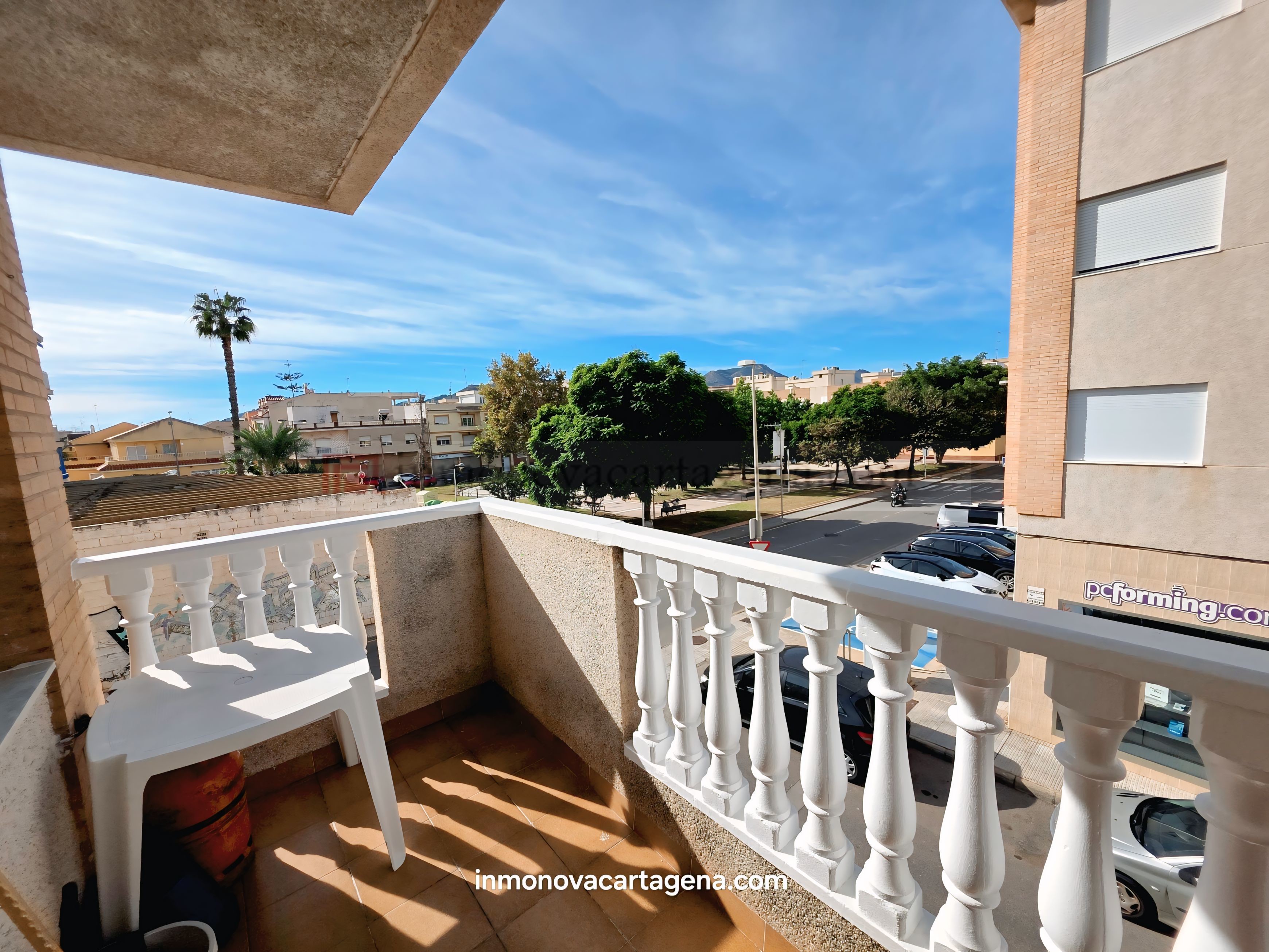 Alquiler Corta Estancia en Cartagena | Piso Amueblado de 2 Dormitorios con Balcón y Ascensor