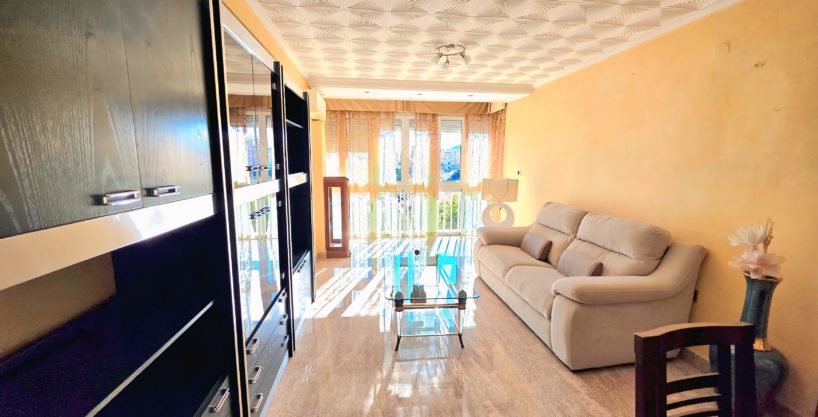 Piso Reformado en Venta de 90 m² | 2 Dormitorios, Orientación Sur y 7º con Ascensor