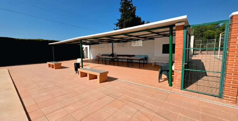 Venta de Chalet en Las Lomas de Pozo Estrecho – Urbanización Privada con Piscina y Zonas Deportivas